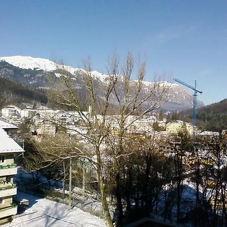 Mountain View Nest Apartment Sinaia